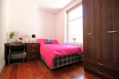 4 bedroom terraced house to rent - Photo 2