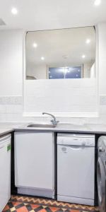 1 bedroom flat in Chelsea - Photo 3