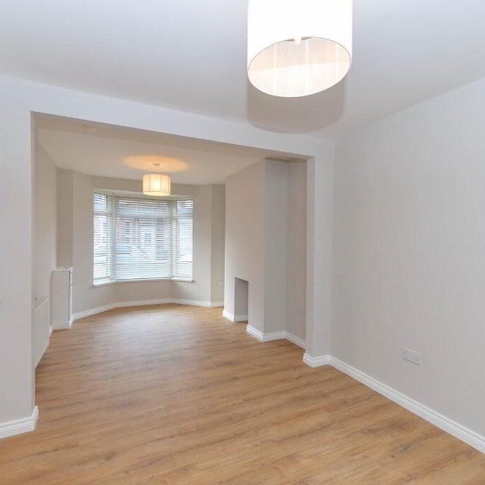 18 Hollycroft Avenue, Belfast, BT5 5JE - Photo 1