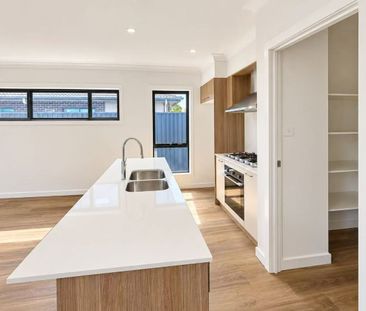 Brand New 5 Bedrooms House For Lease - Photo 5
