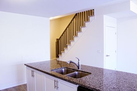 For Lease - 77 Diana Avenue Unit# 40, Brantford, Ontario - Photo 5