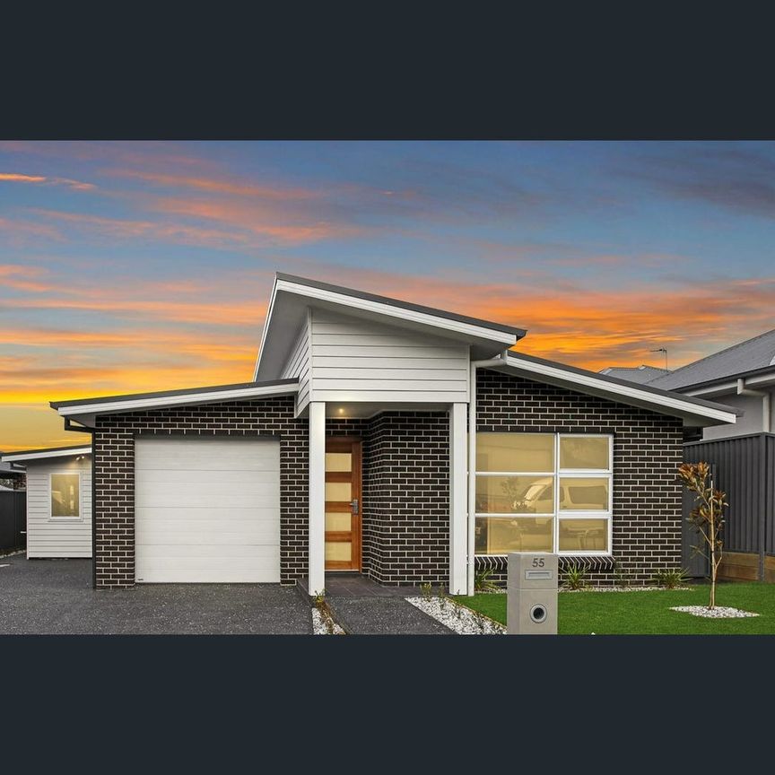 55 Saddleback Cr, Stream Hill, NSW 2526 - Photo 1