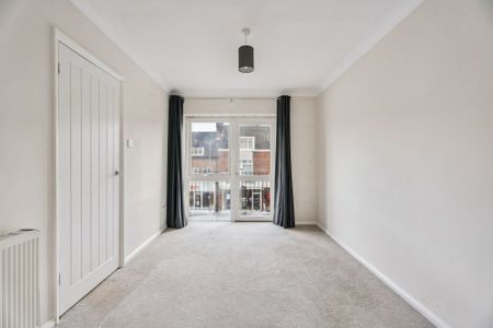 3 bedroom apartment to rent - Photo 2