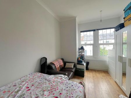 2 bedroom flat to rent - Photo 2