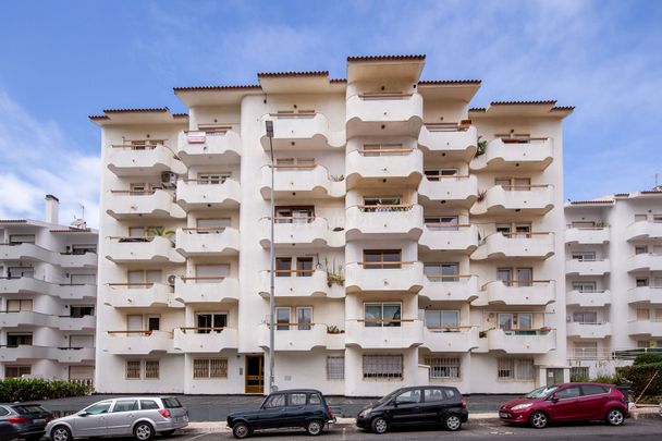 Apartamento Moderno com Vista para o Mar e Varanda Dupla em Cascais - Photo 1