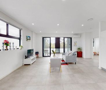 Modern & Private 2-Bedroom Apartment - Photo 4