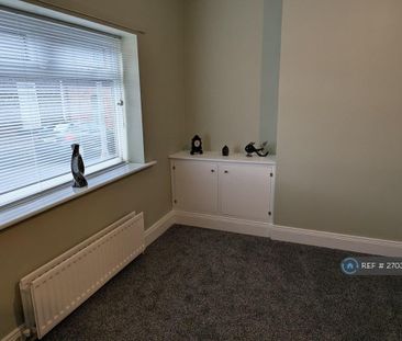 2 bedroom end of terrace house to rent - Photo 3