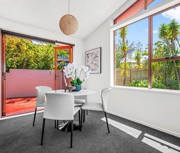 Charming 3BR Home with Garden in Torbay - Photo 5