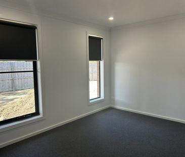 MODERN TOWNHOUSE - Photo 6