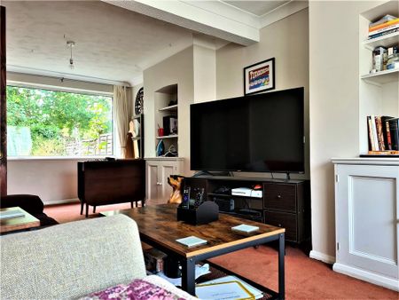 Semi detached house to rent - Photo 4