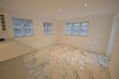 3 bedroom detached house to rent - Photo 2