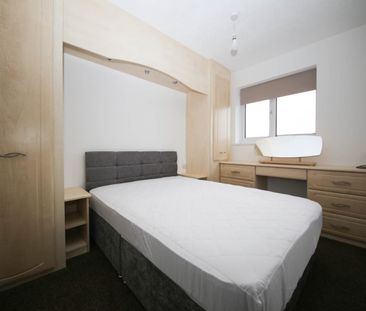 Bleaklow Close, Wigan, WN3 - Photo 4