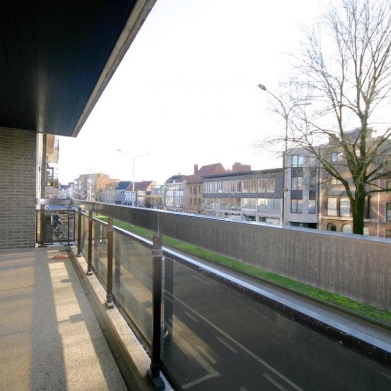 Centraal gelegen appartement met 2 slpk, 2 terrassen en garage voor 890 EUR/mnd - Foto 1