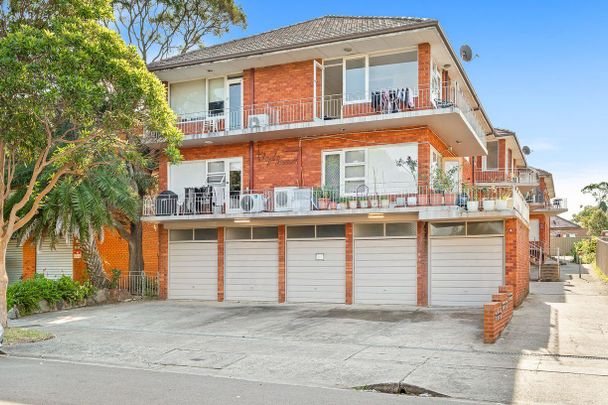 Bright & Airy, Refreshed Apartment in a Convenient Bexley Location - Photo 1