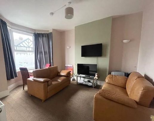 1 bedroom in a house share to rent - Photo 1