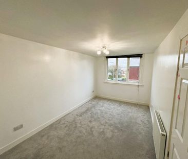 4 bedroom detached house to rent - Photo 5