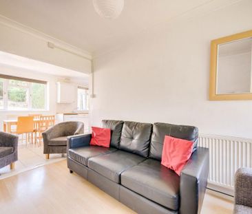 4 bedroom house to rent - Photo 2