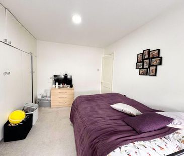 4 bedroom semi-detached house to rent - Photo 6