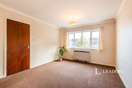 1 bedroom studio to rent French Lodge, Whinbush Road, Hitchin, SG5 - Photo 3