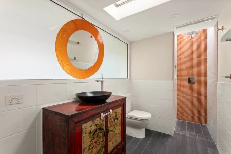 Walk-Everywhere Lifestyle | Renovated Two-Bedroom Terrace - Photo 4