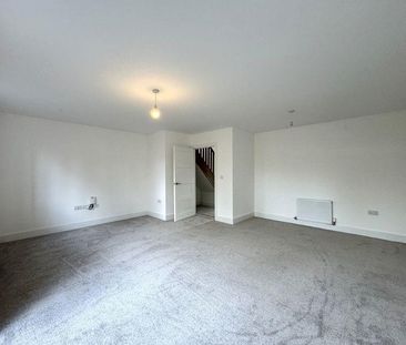 3 bedroom end of terrace house to rent - Photo 1