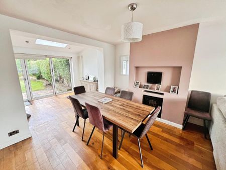 4 bedroom semi-detached house to rent - Photo 5