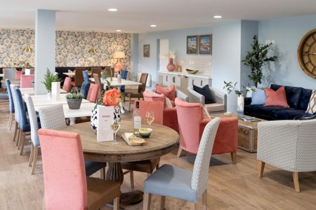 2 bedroom retirement property to rent - Photo 3