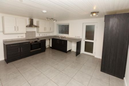 30 Ballynoe Gardens, Bangor, BT19 1SA - Photo 5