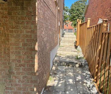 For Lease - 274 Oxbow Crescent Unit# Walk Out Basement, Mississauga... - Photo 4