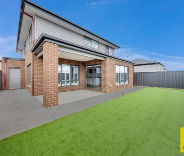 Spacious Double-Storey Home for the Growing Family! - Photo 3