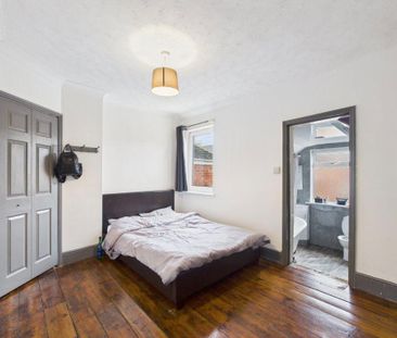 2 bedroom terraced house to rent - Photo 4