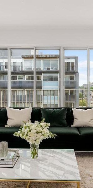 1 Bedroom - 3465 Hutchison Street, Montréal - Photo 1