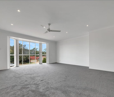 LARGE FAMILY HOME IN SOUGHT AFTER LOCATION! - Photo 6