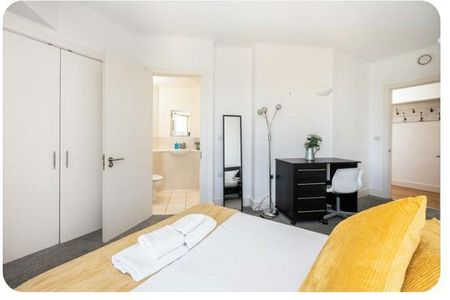 2 bedroom flat to rent - Photo 4