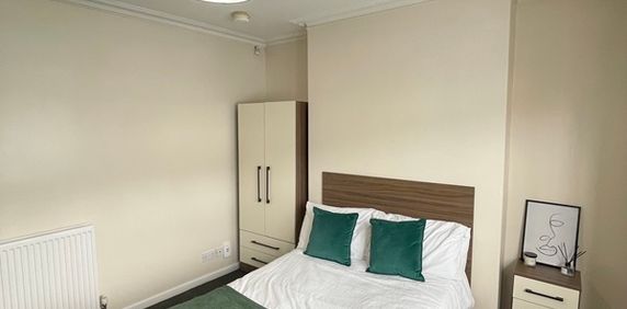 100 Carholme Road - Photo 2