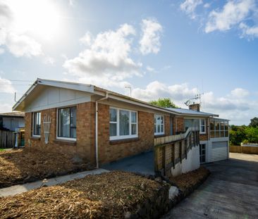 Three Bedroom Home - Photo 4