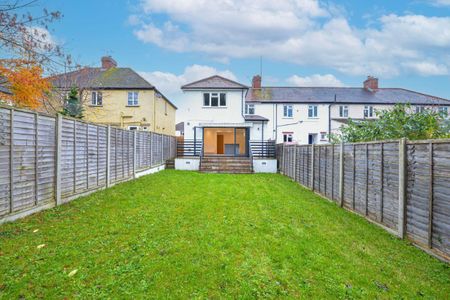 4 bed end of terrace house to rent in Canterbury Road, Guildford, GU2 - Photo 5