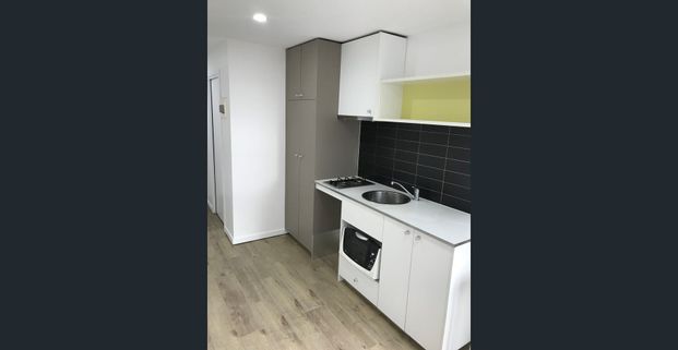 Renovated Studio Apartment right next to Swinburne Uni - Photo 1
