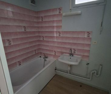 Location - Appartement T3 - 53 m² - Grand-Charmont - Photo 5