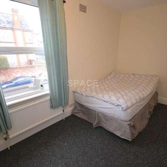 Basingstoke Road, Reading, Berkshire, RG2 - Photo 1