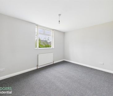 9a Dungoyne Park, Dundonald, Castlereagh, Belfast, BT16 2PL - Photo 3