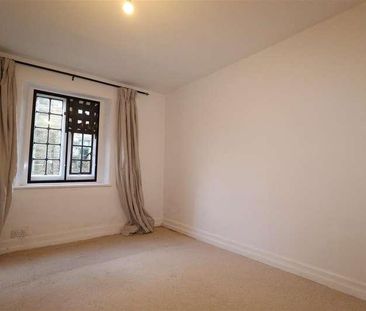 Barracks Square, Macclesfield, Cheshire, SK11 - Photo 3