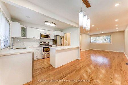 For Lease - 886 Brimorton Drive Unit# Main, Toronto, Ontario - Photo 2