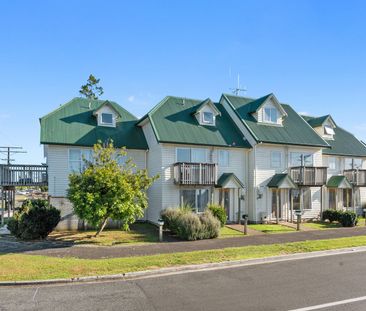 ZONED FOR BOYS HIGH SCHOOL Fantastic Spacious Townhouse located in ... - Photo 6