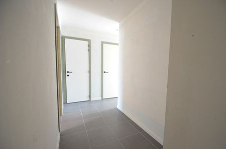 Te huur: Nieuwbouw instapklaar appartement met 2 parkings - Photo 3