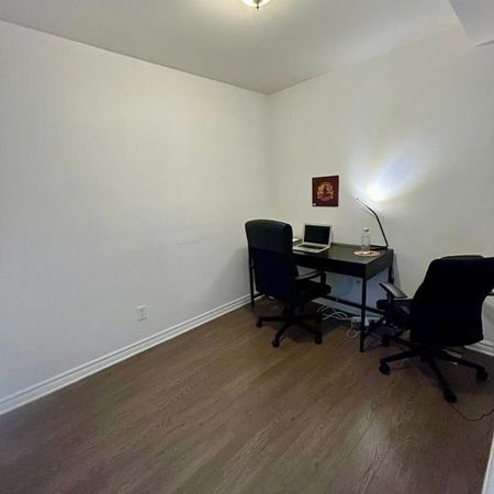 Grand 4 1/2 + bureau à louer à Laval (Auteuil) - Photo 3