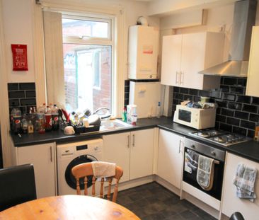 3 Bed - 15 Beamsley Grove, Hyde Park, Leeds - LS6 1LA - Student - Photo 4