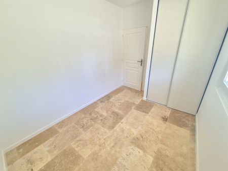 Location Appartement 2 pièces 33m² MARSEILLE 9ème - Photo 2