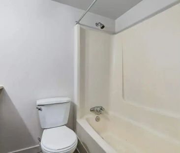 1 Bedroom - Photo 6