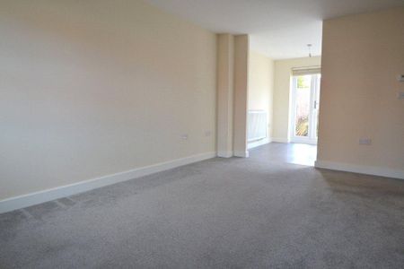 2 bedroom semi-detached house to rent - Photo 3